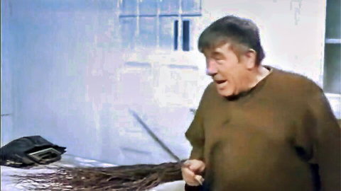 Clothed man in classic German comedy scene, CMNF setup
