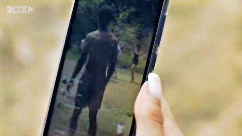 Claudia Riera and Maria Morera hot outdoor scenes in Jo mai mai s01e02 (2024)