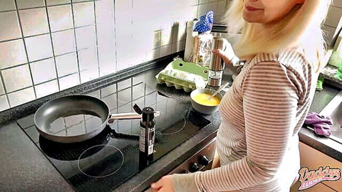 Daddys Luder blonde cooking in kitchen before anal sex