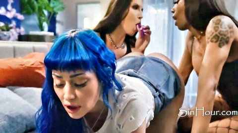 Blue-haired babe on all fours in denim shorts with two hot friends in freeuse threesome scene