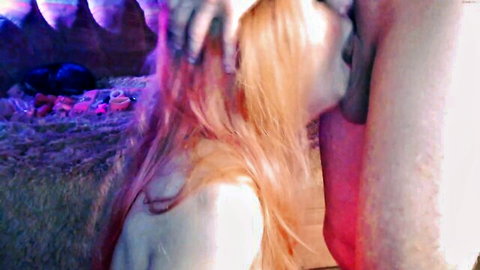 Blonde amateur babe ChrisAndCass giving messy blowjob in Chaturbate couple show