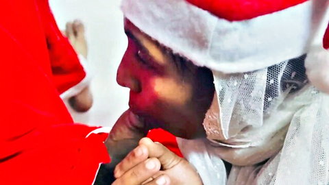 Muslim beauty Imfuck in hijab sucks Santa's cock, hot oral action
