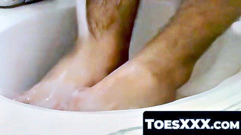 Young Boomer Jacoby's sensual foot play with cumshot on toes
