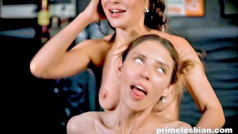 Isabella De Laa and hot friend in nude lesbian hair-pulling tease