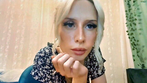 Maribelchauhdrey sexy blonde posing in floral top on Chaturbate