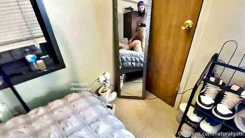 Curvy goth girl naked spreading legs in bedroom mirror selfie