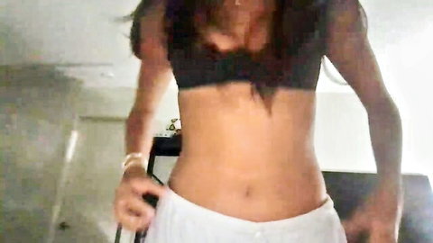 Vanessababe0 sexy Colombian babe in black crop top and white pants, teasing midriff and curves