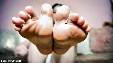 Goddess Fiona's bare soles and toes in foot fetish JOI close-up