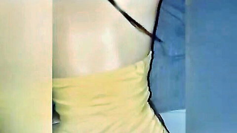 Hot amateur teen in backless yellow dress at college party threesome