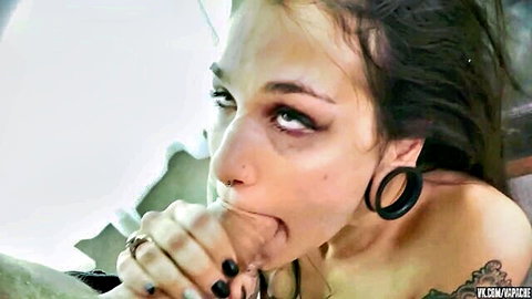Luna Lovely intense blowjob close-up with tattoos and big earrings