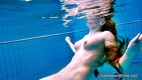 Simonna hot bubble butt teen nude underwater pose