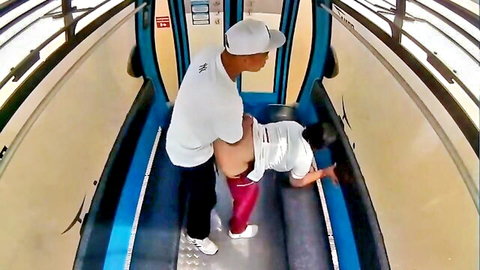 Amateur couple doggy style sex in Guayaquil cable car, public thrill