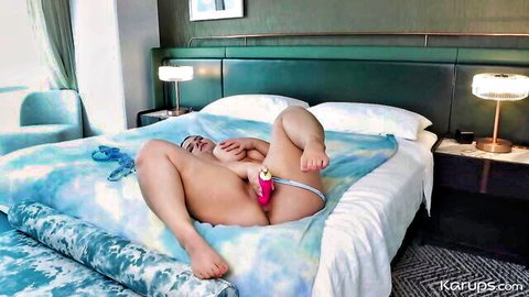 Blonde big-bottomed Lila Hayes solo dildo fuck on bed