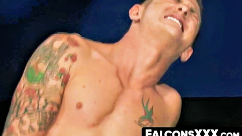 Tattooed jock in ecstasy during raw anal gonzo scene