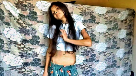 Opalwinnen teen cam tease in crop top showing midriff navel piercing