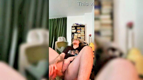 JaysaliXx masturbates her pussy to orgasm in solo HD video