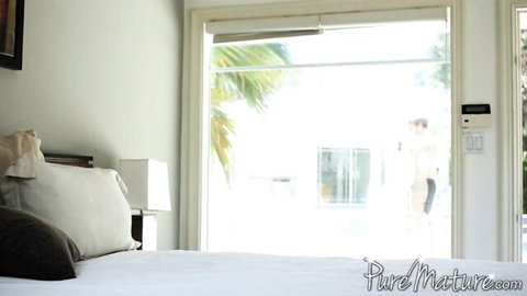 Brandi Love seduces shirtless pool boy by poolside bedroom