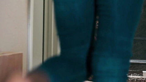 Glamour ebony trans exposing ass and cock in tight jeans