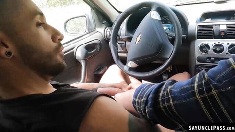 Milo Star and Felipe Kun in hot Colombian car handjob