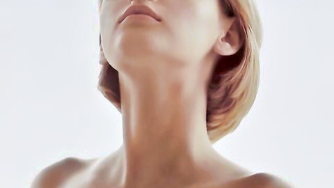 Blonde Ariel teases with bare shoulders and sultry gaze