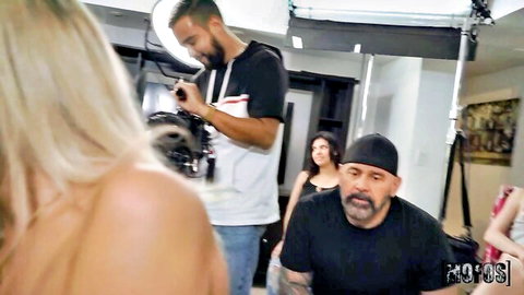 Luna Luxe turns back seductively with Lucky Fate on Mofos set