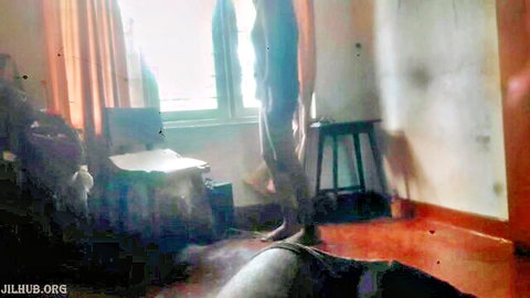 Housemaid fucked while cooking in amateur scene