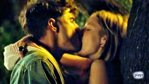Anna Alarcón passionate outdoor kiss with male co-star in Ser o no Ser hot scene
