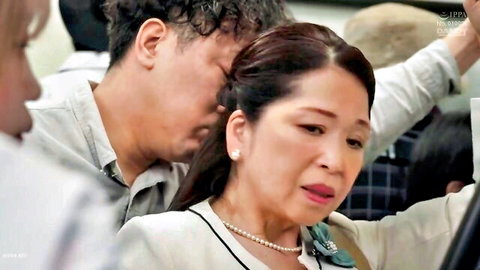 Japanese MILF kissed on neck by stranger on crowded bus