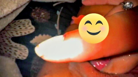 Sri Lankan woman hard fingering her wet pussy in leaked amateur video