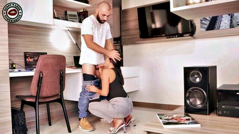 Kinky4love Italian amateur: woman kneels, thanks man intimately before desk fuck