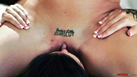 Sienna Rae's cum slut tattooed pussy in close-up cunnilingus