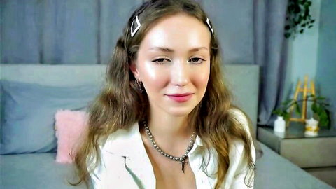 Loriamarzinske, cute shy 18yo teen in open white shirt, Chaturbate cam