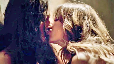 Melissa Barrera in nude lesbian kiss scene with Fátima Molina from El Hotel 2016
