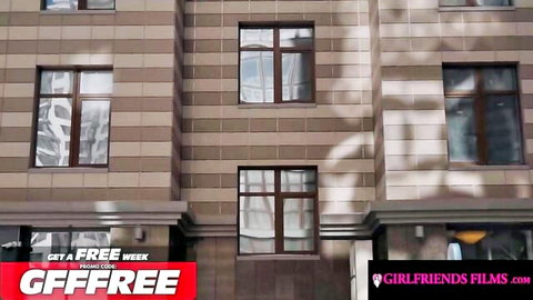 Seductive Sarah Jessie and Alexa Payne in lesbian tease
