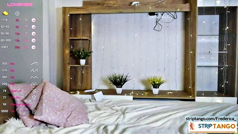 Frederica live cam sex chat on stripTango, amateur bedroom show
