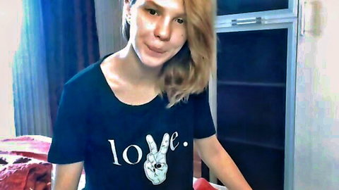 18yo blonde teen smiling in love t-shirt webcam striptease