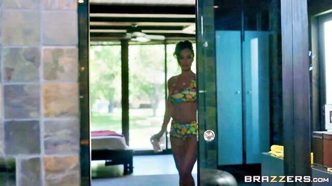 Busty brunette stepmom in colorful bikini struts curvy ass