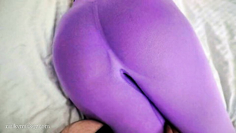 Babe's tight purple leggings cameltoe and juicy ass grabbed by hand on bed
