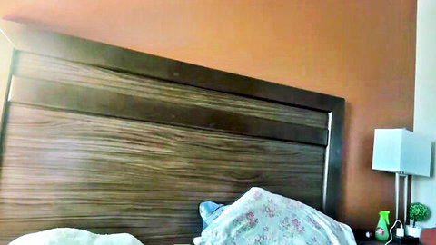 AnnieAngel18 tiny pale girl dildo masturbation on Chaturbate
