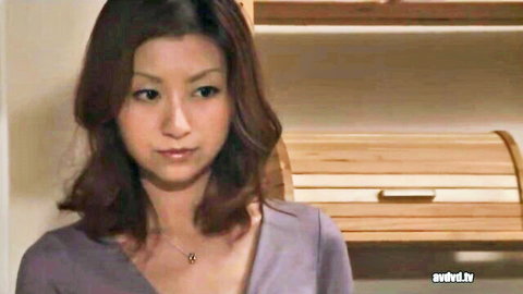 Rei Aoki Asian teen in lilac top seductive gaze