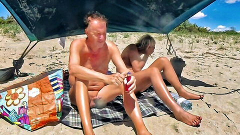 Gigi and Dave nude couple at nudist beach, Chaturbate trans show