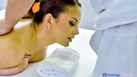 Teen temptress enjoys sensual nude massage from masseur