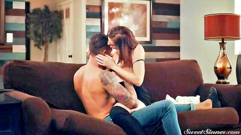 Sovereign Syre straddles tattooed guy in steamy couch embrace