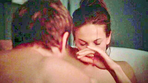 Diane Lane nude bathtub embrace in Unfaithful sex scene