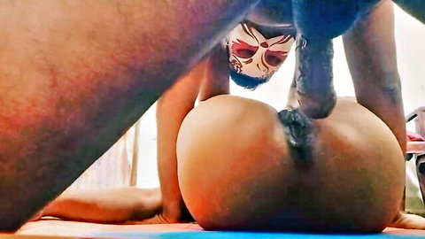 Amateur masked wife big ass doggy style penetration from behind