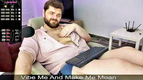 Bearded KingMarti in open shirt, hairy chest exposed on cam