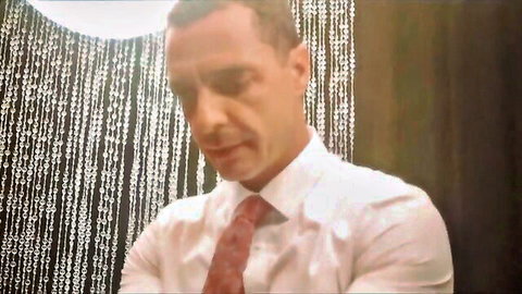 Actor in white shirt red tie contemplative gaze O Clube s05e01 Luana Piovani hot scenes