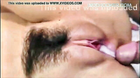 Close-up cum inside teen pinkish Indo pussy, hot wet penetration