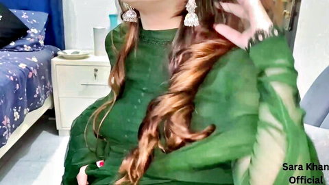 Sara Khan in sexy green Pakistani outfit, teasing with curves