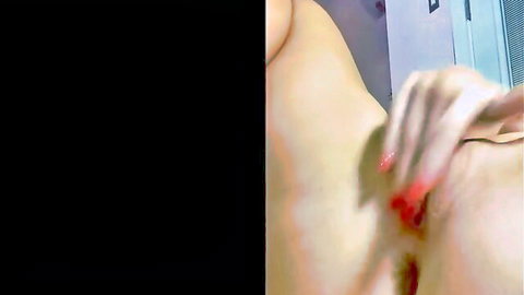 Linsey Donovan hot blonde masturbates tight pussy on livestream